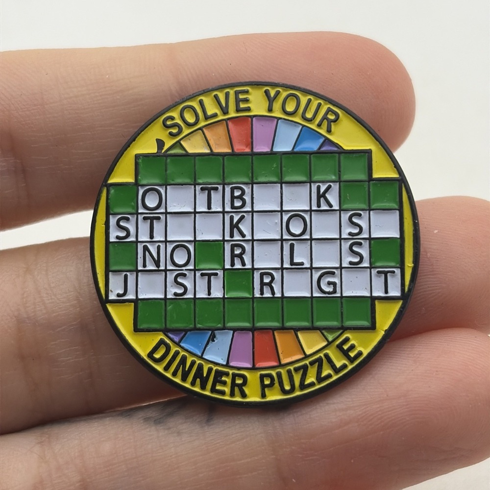 Outback Steakhouse Solve Your Dinner Puzzle Wheel Of Fortune Lapel Hat Pin